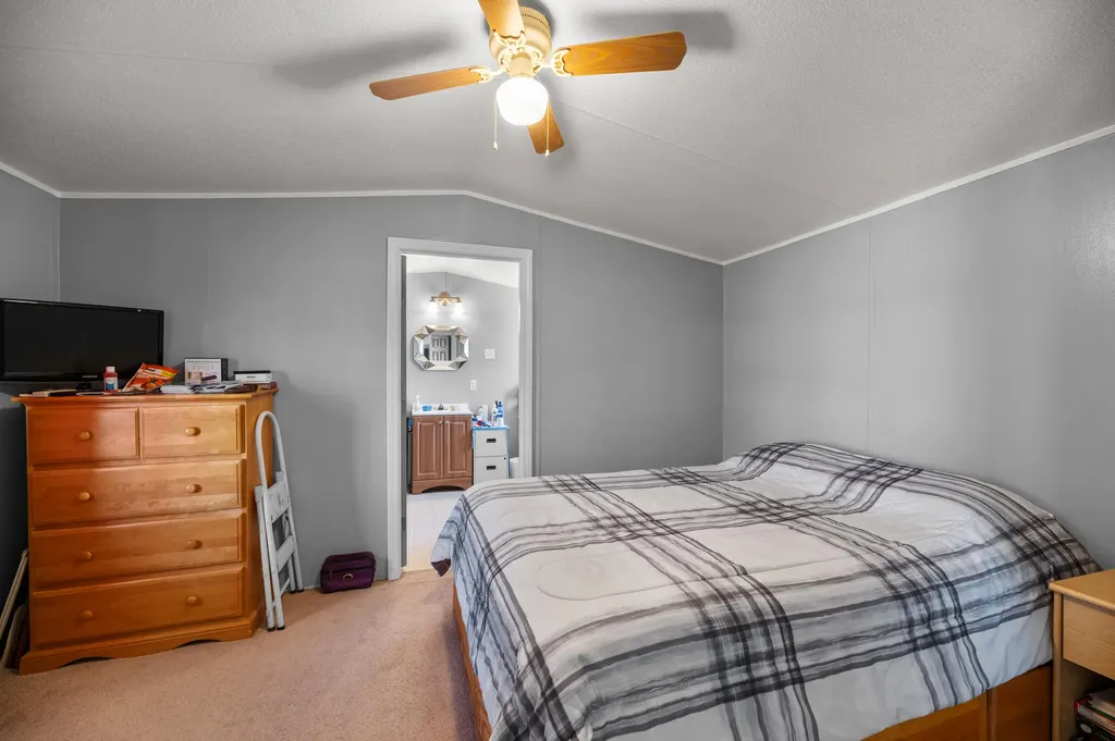 9 Long Avenue Clinton ME 04927