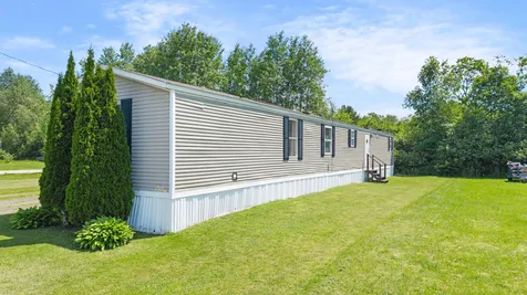 9 Long Avenue Clinton ME 04927