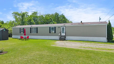 9 Long Avenue Clinton ME 04927