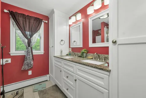 10 Lavalley Road Sanford ME 04073
