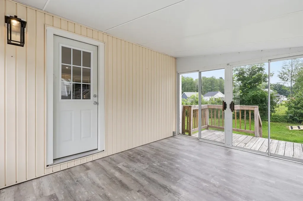 54 Glenwood Avenue Saco ME 04072