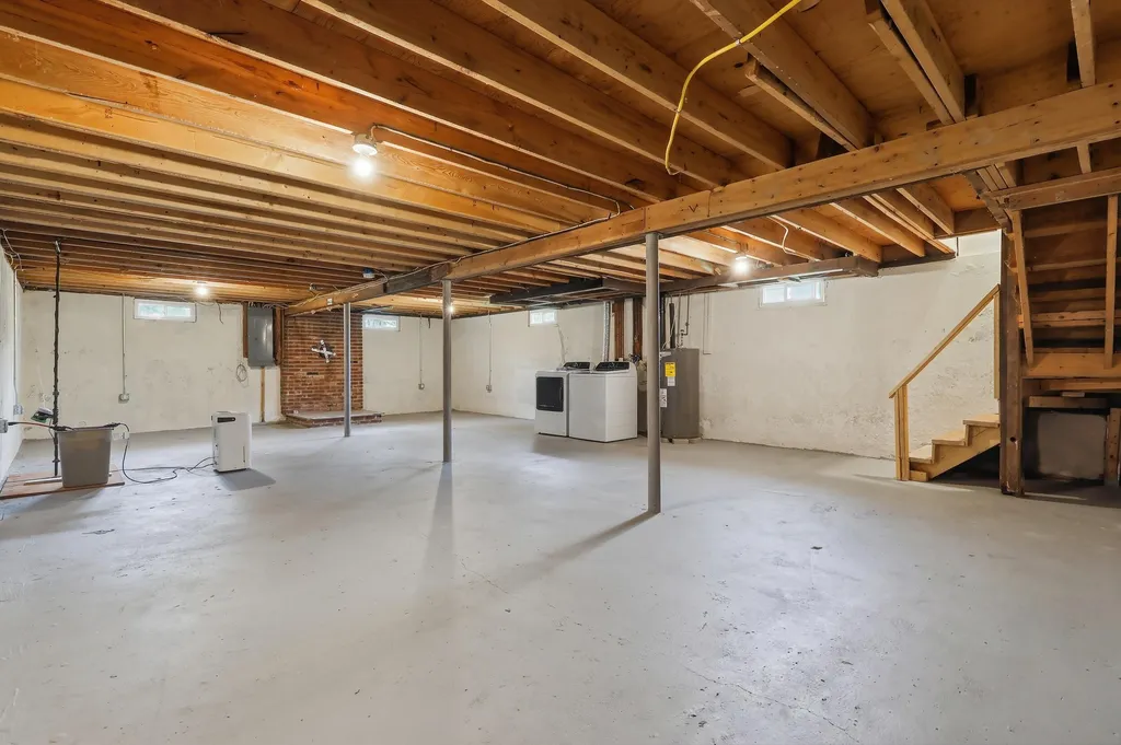 54 Glenwood Avenue Saco ME 04072