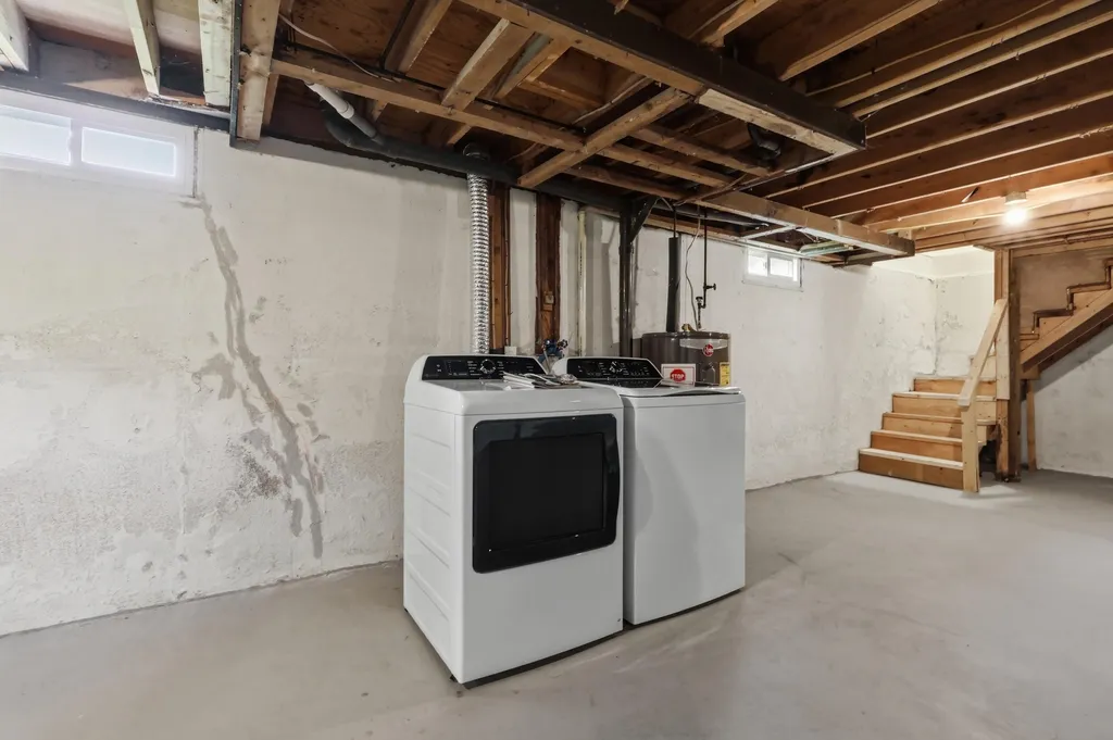 54 Glenwood Avenue Saco ME 04072