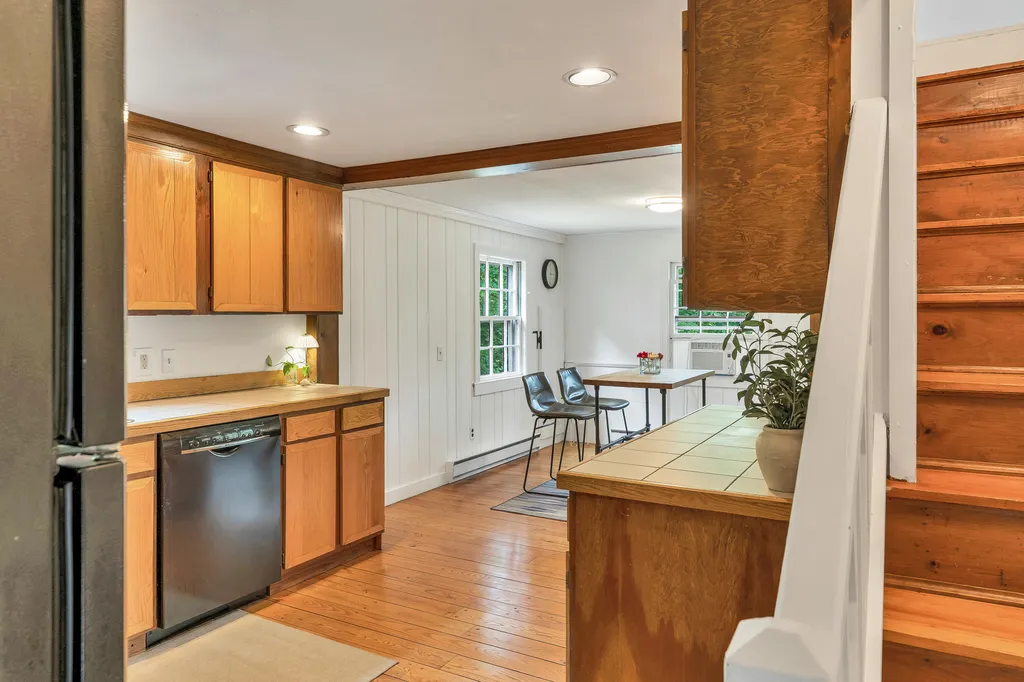 16 New Town Road York ME 03909