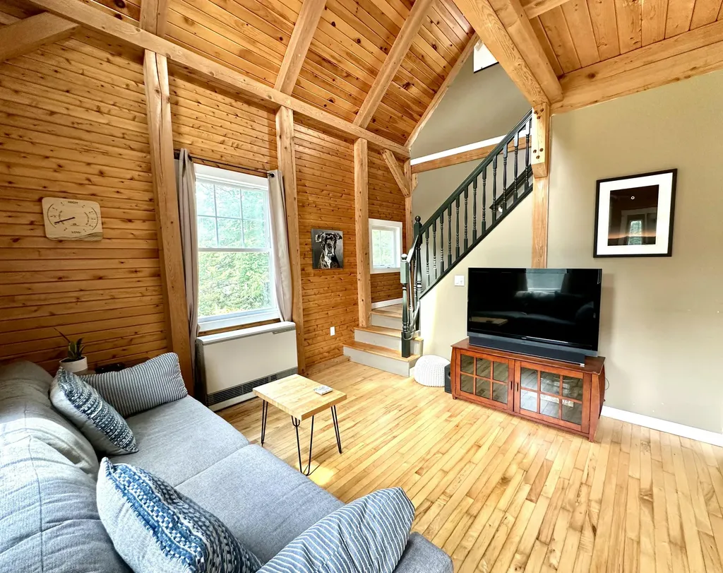 52 Greystone Lane Brunswick ME 04011