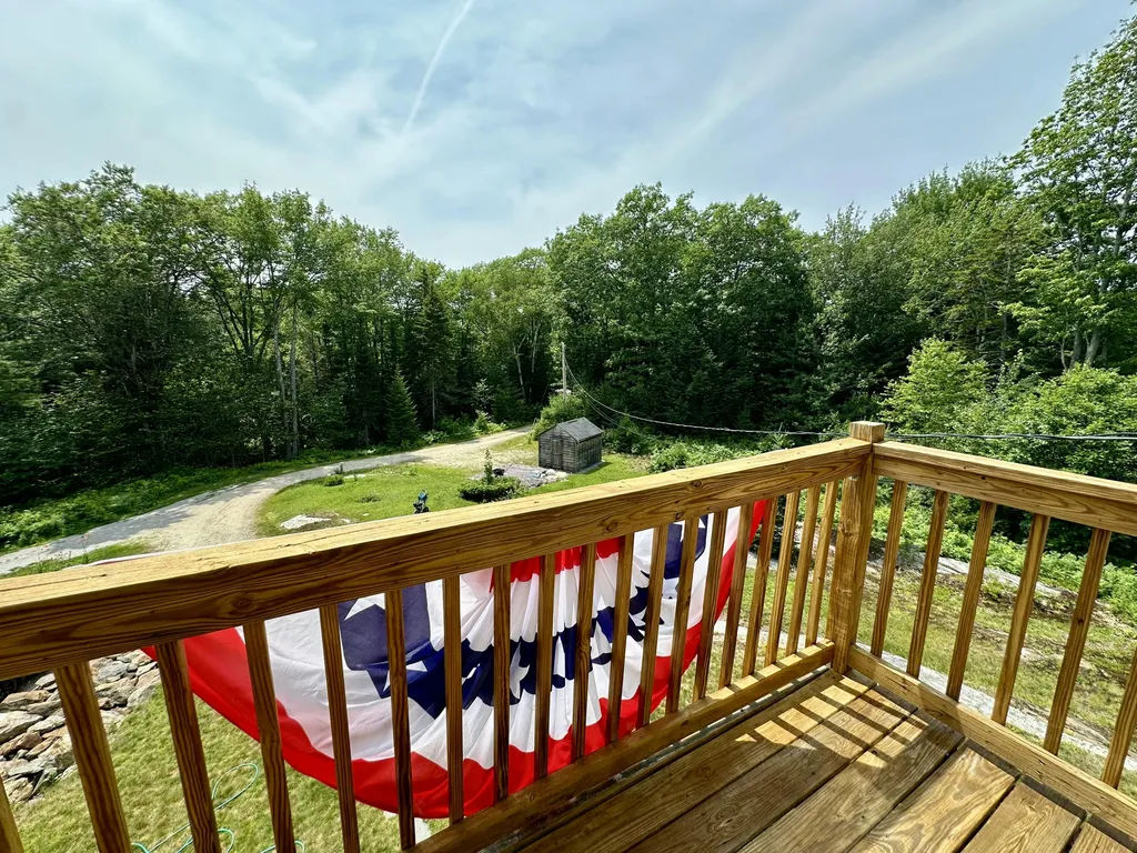 52 Greystone Lane Brunswick ME 04011