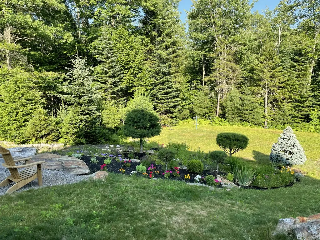 52 Greystone Lane Brunswick ME 04011