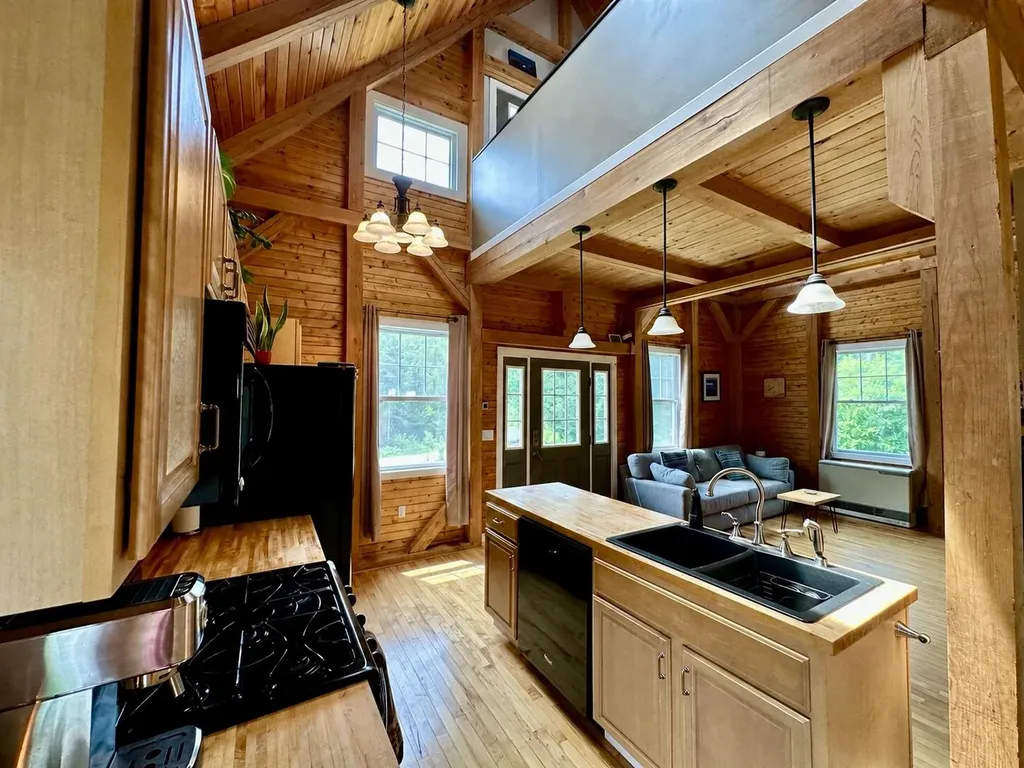 52 Greystone Lane Brunswick ME 04011