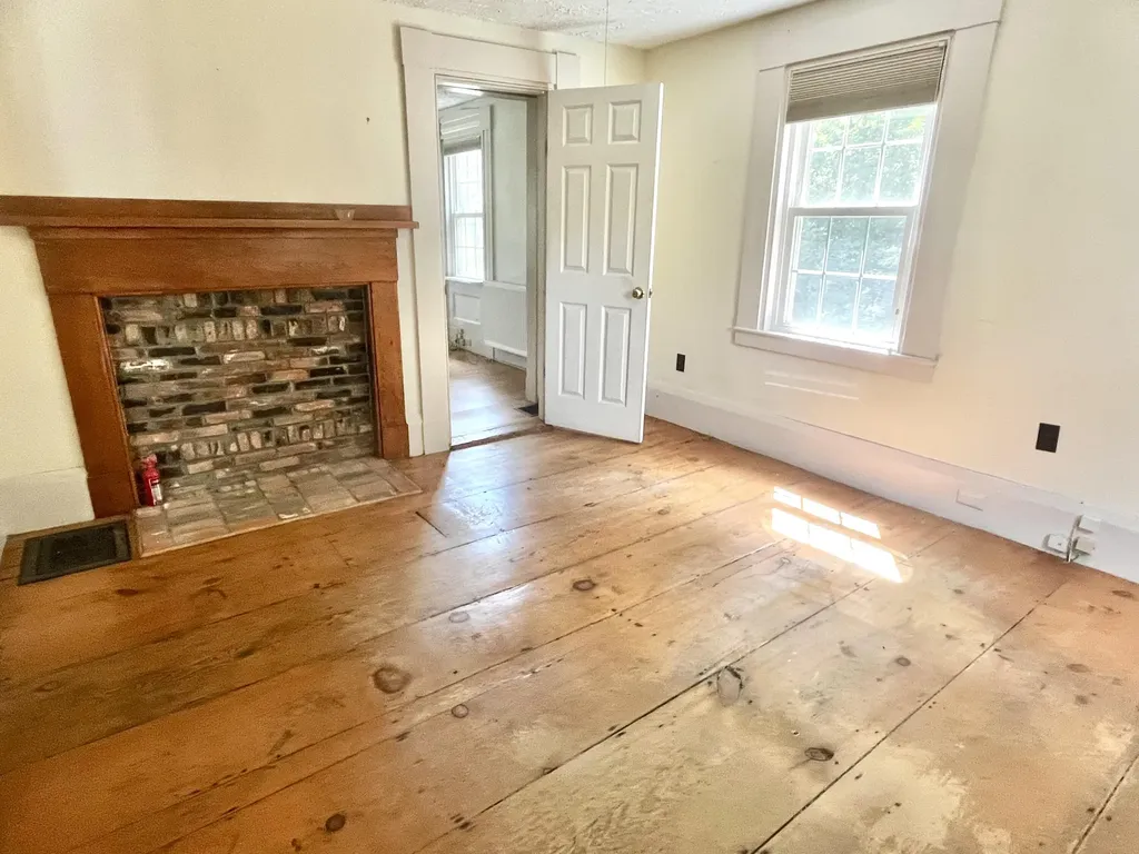 128 Old Airline Road Aurora ME 04408