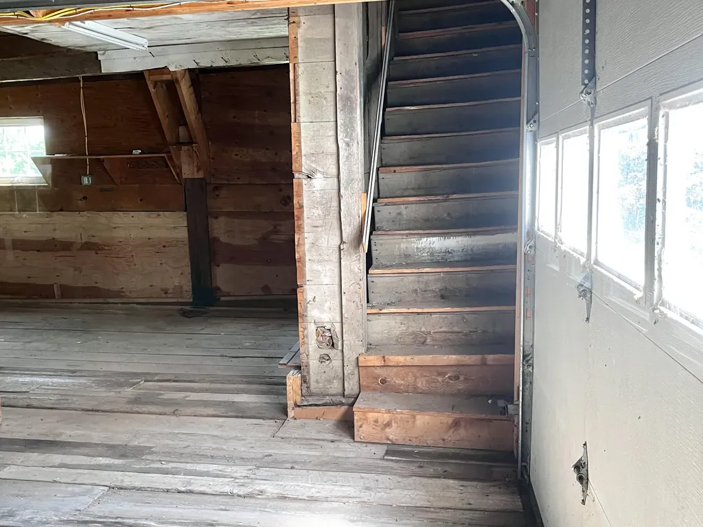 128 Old Airline Road Aurora ME 04408