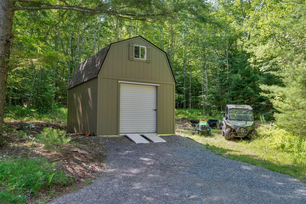 33 Pondview Court Pittsfield ME 04967
