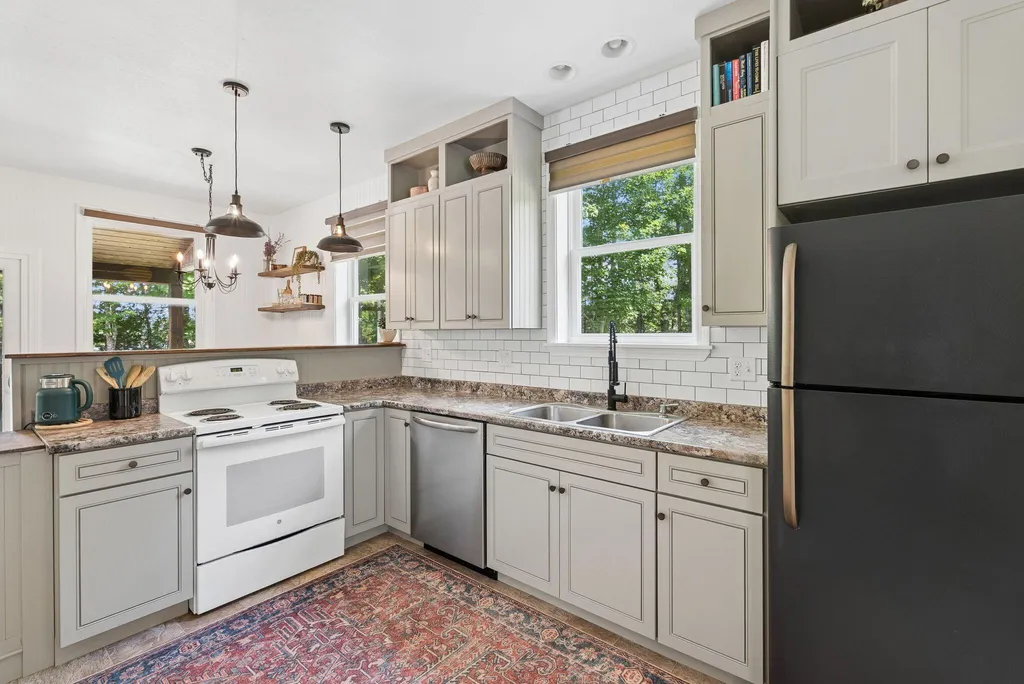 33 Pondview Court Pittsfield ME 04967