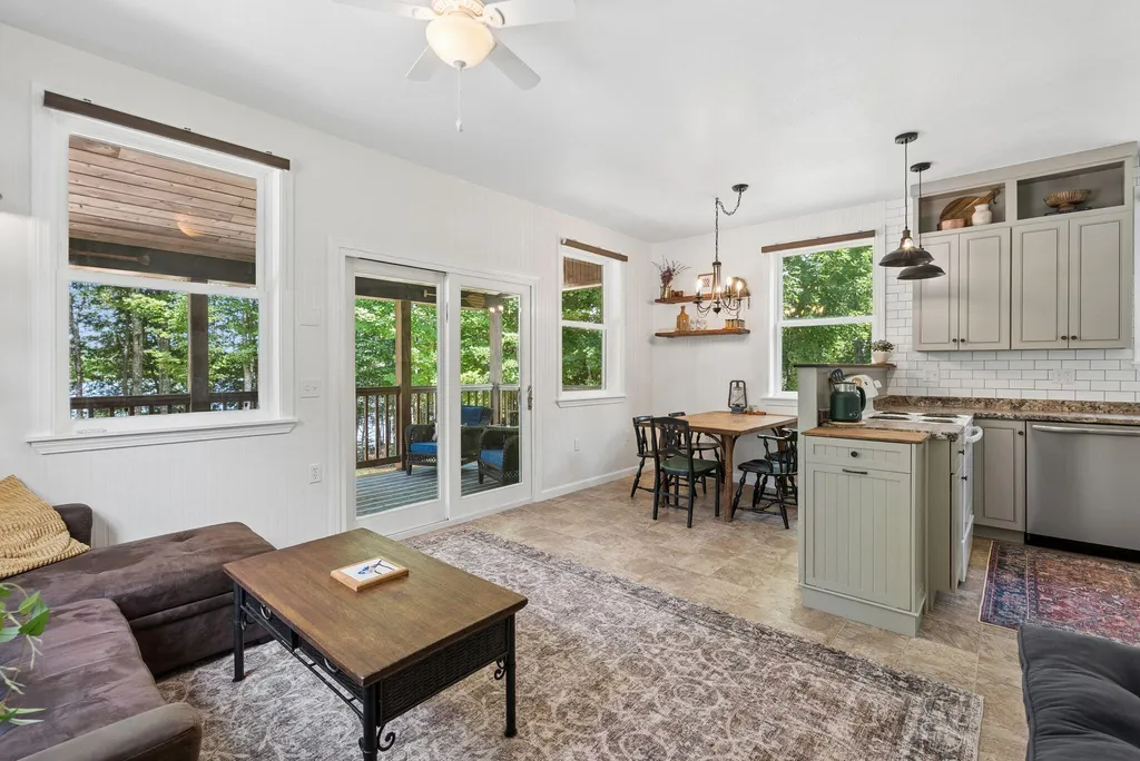 33 Pondview Court Pittsfield ME 04967