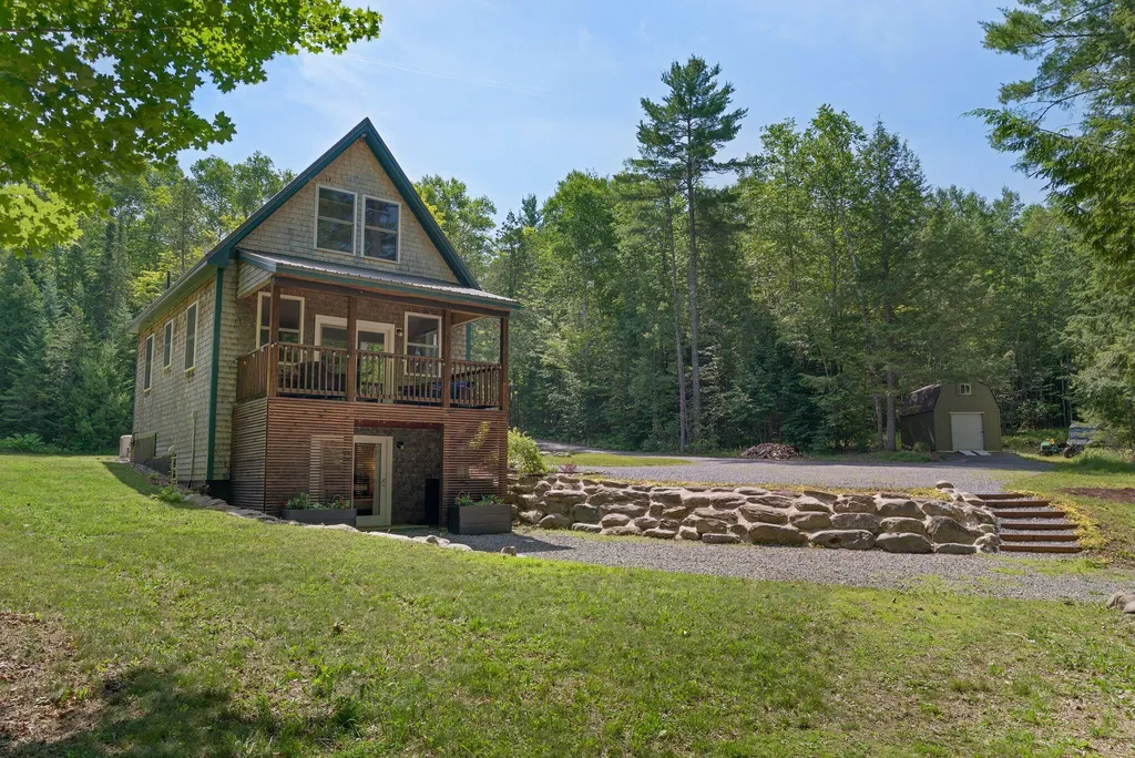 33 Pondview Court Pittsfield ME 04967