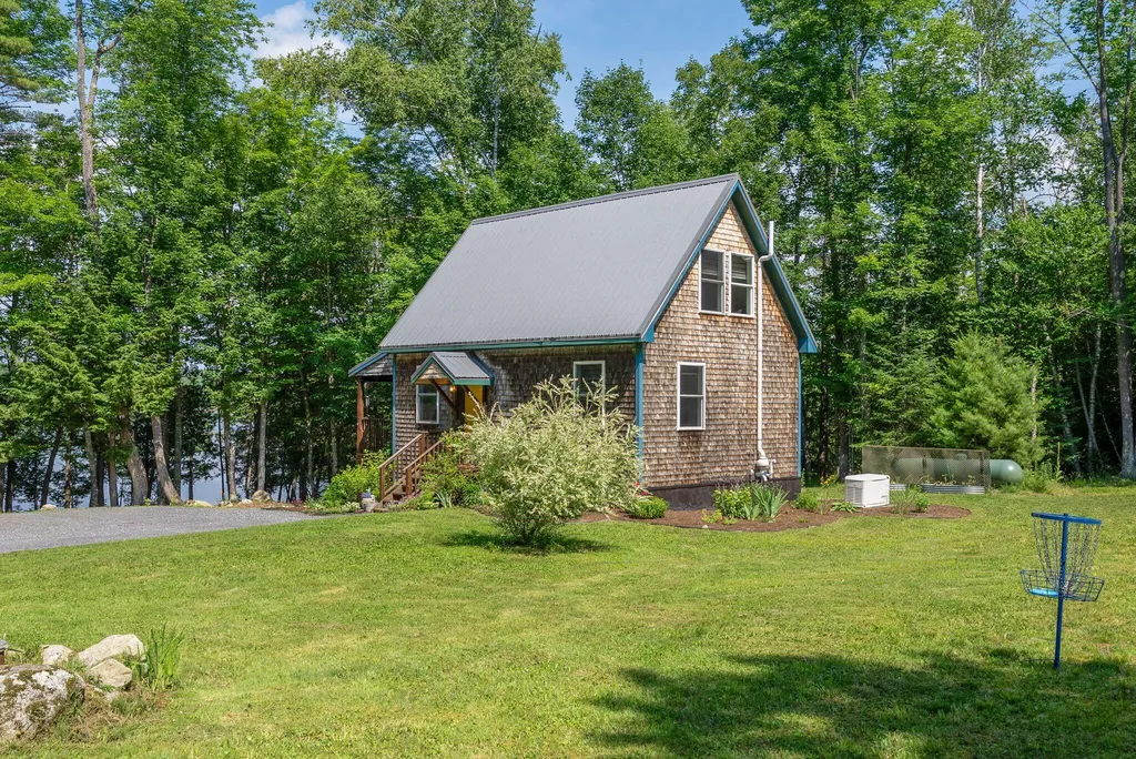 33 Pondview Court Pittsfield ME 04967
