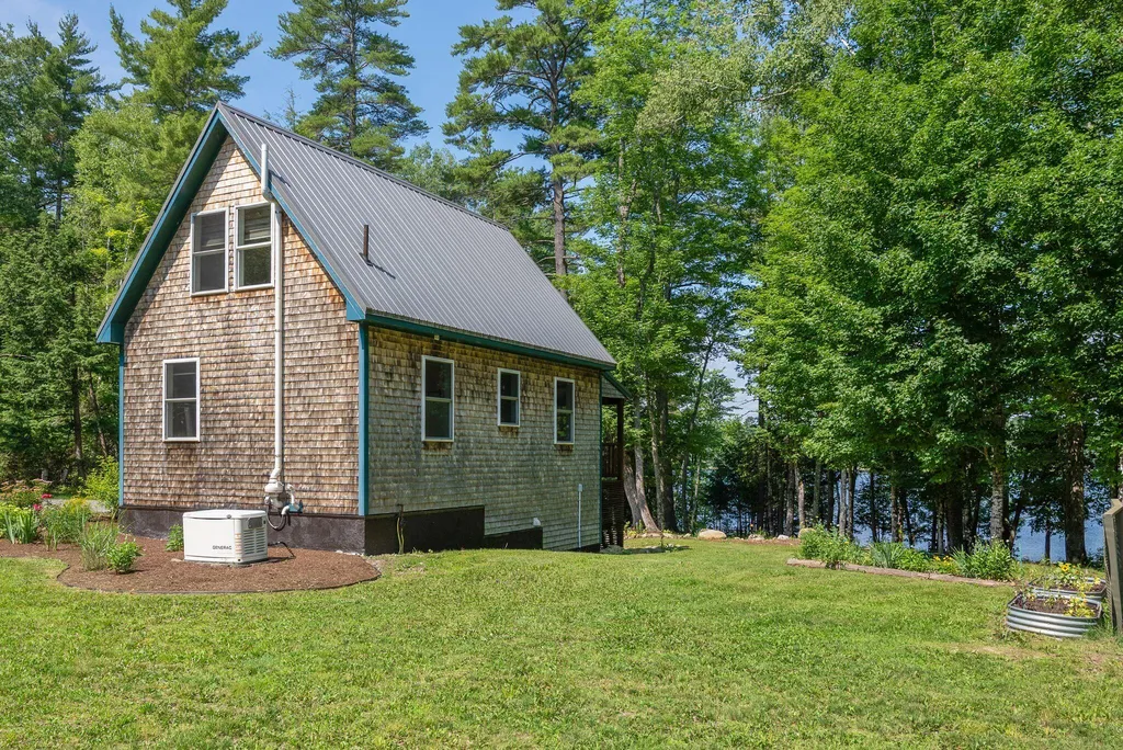33 Pondview Court Pittsfield ME 04967