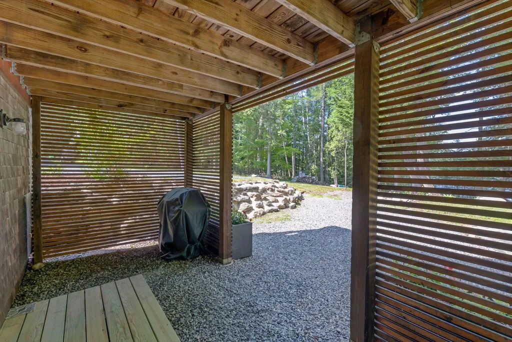 33 Pondview Court Pittsfield ME 04967