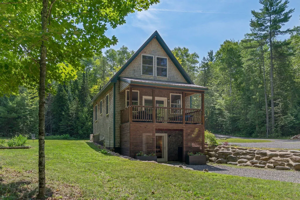 33 Pondview Court Pittsfield ME 04967