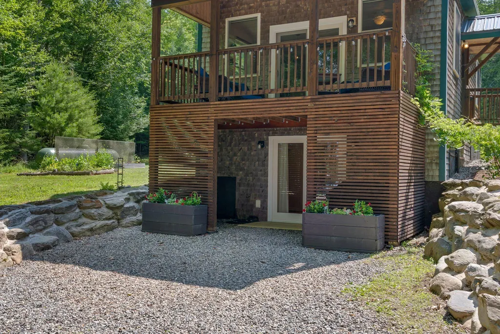 33 Pondview Court Pittsfield ME 04967