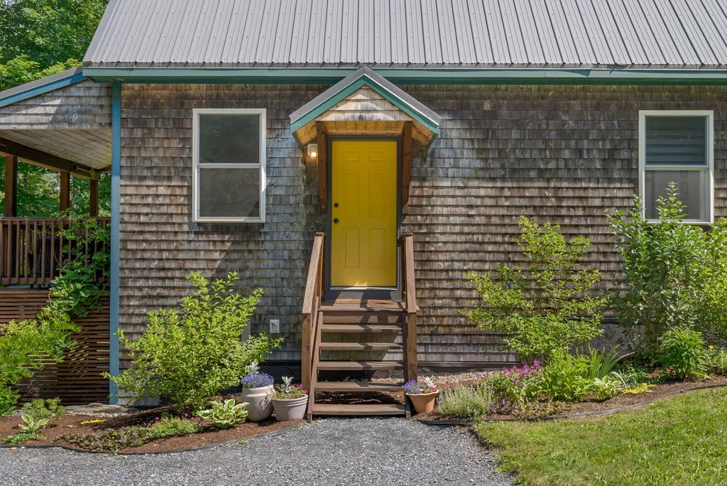 33 Pondview Court Pittsfield ME 04967