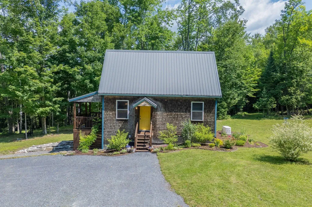 33 Pondview Court Pittsfield ME 04967