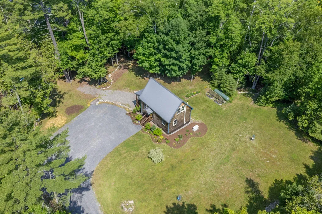 33 Pondview Court Pittsfield ME 04967