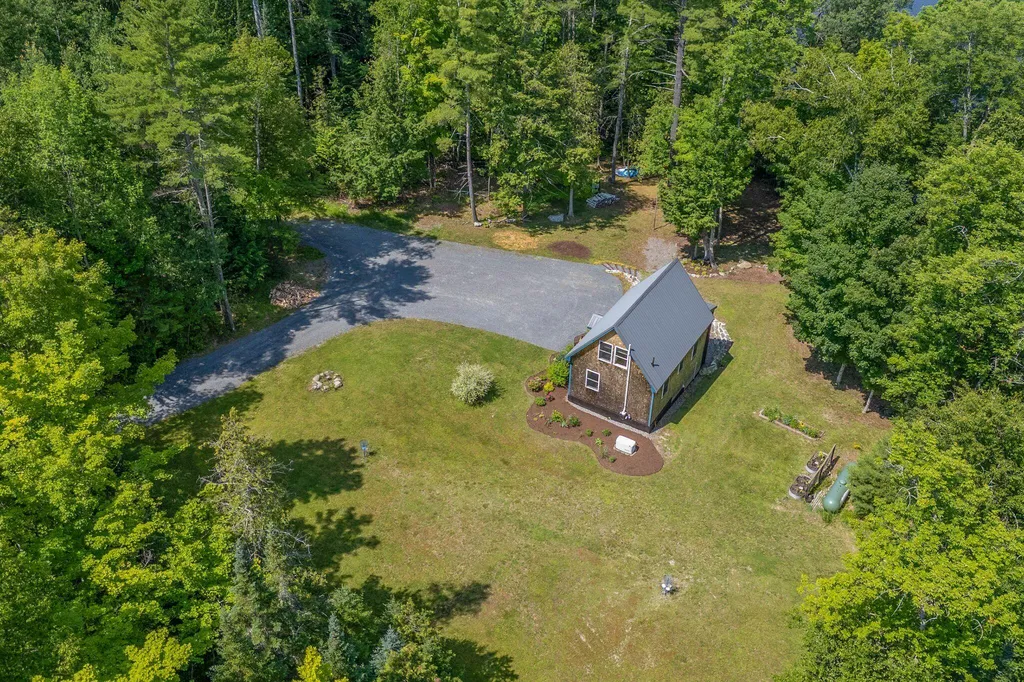 33 Pondview Court Pittsfield ME 04967