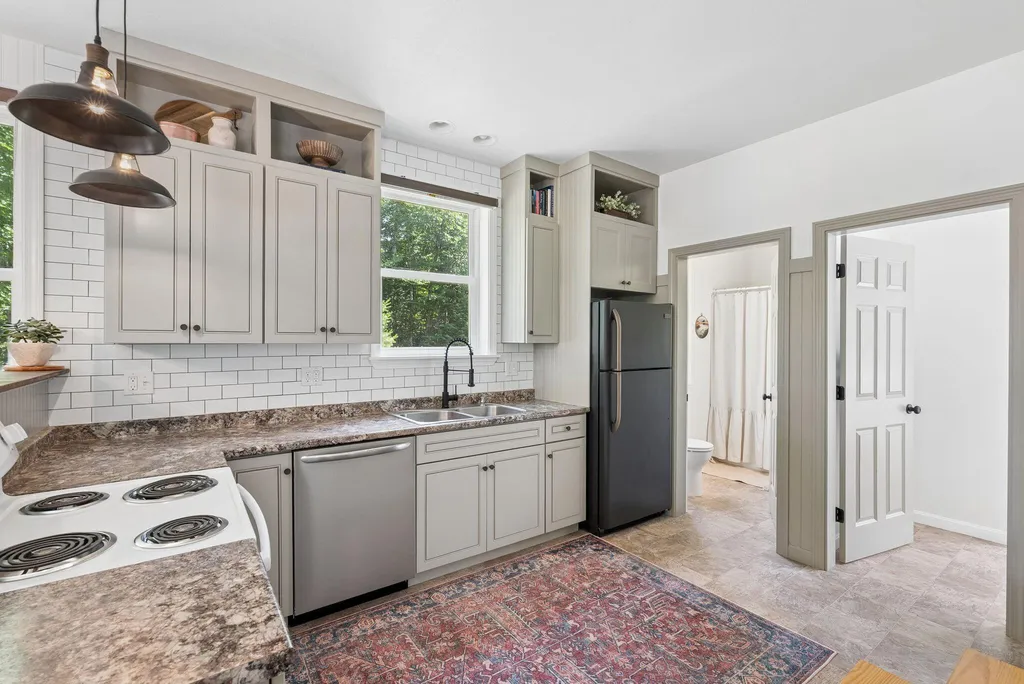 33 Pondview Court Pittsfield ME 04967