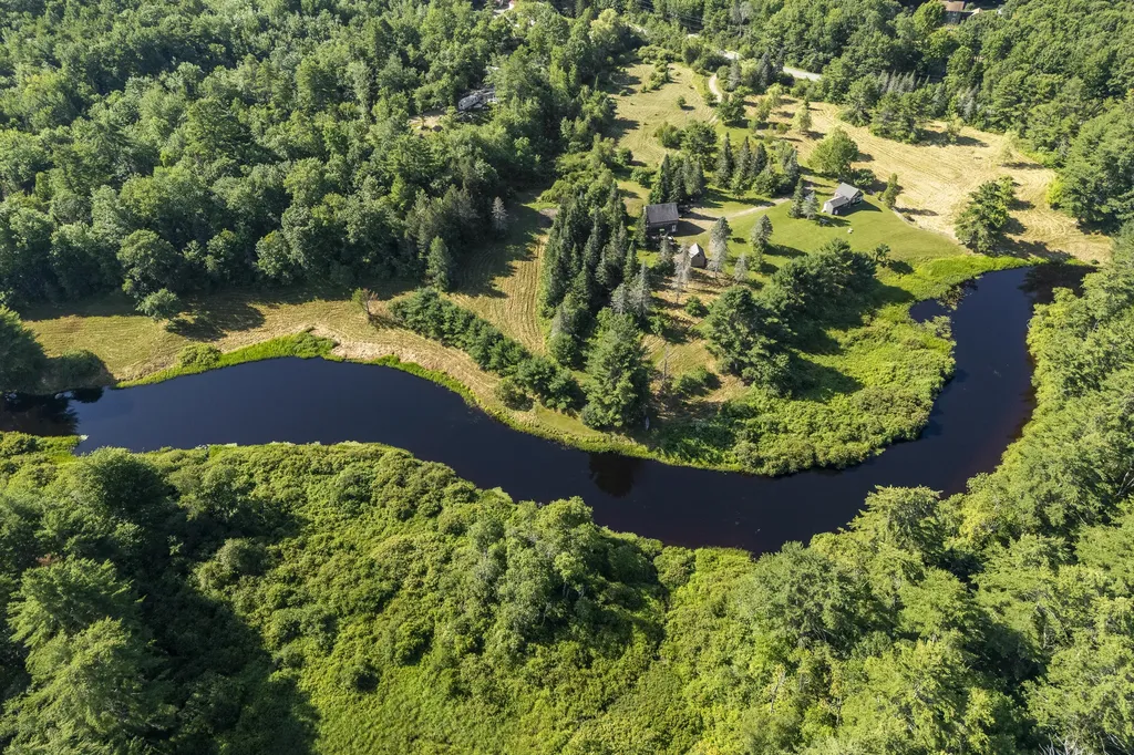 1895 Wagner Bridge Road Waldoboro ME 04572