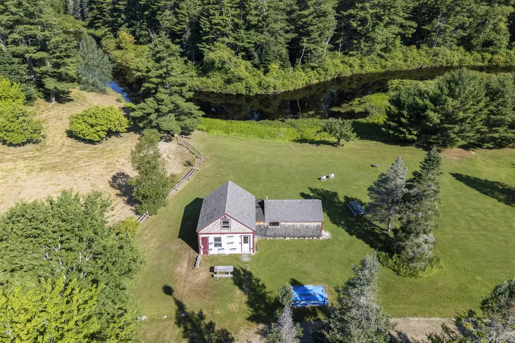 1895 Wagner Bridge Road Waldoboro ME 04572