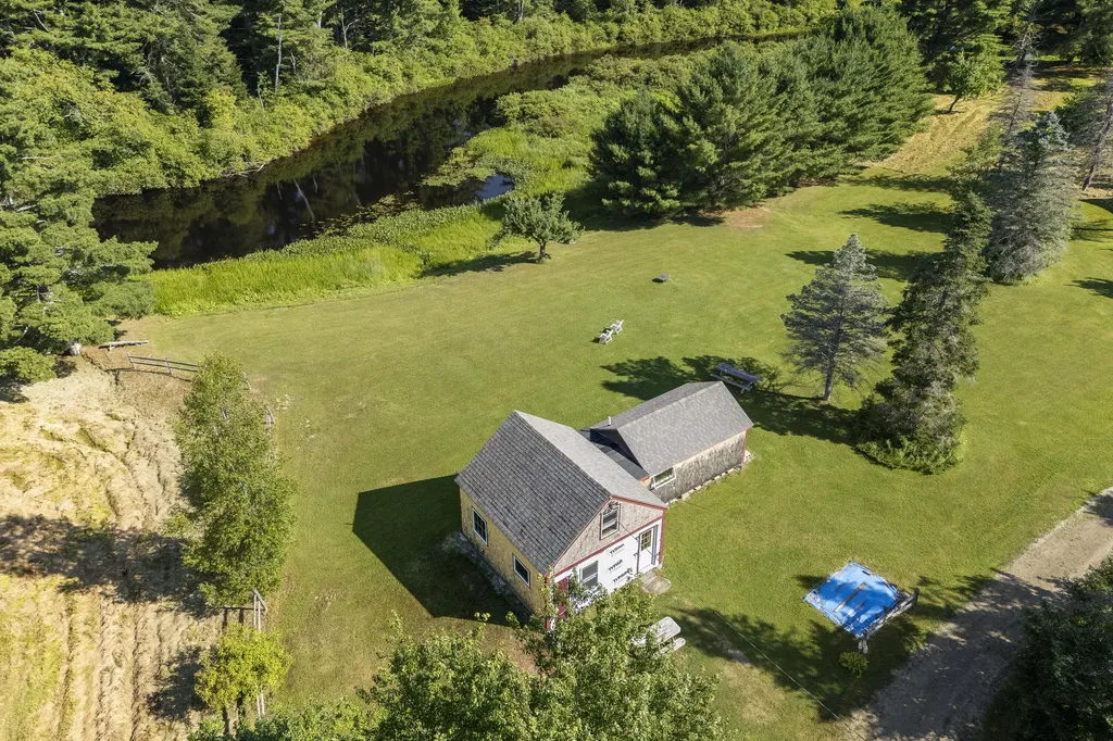 1895 Wagner Bridge Road Waldoboro ME 04572
