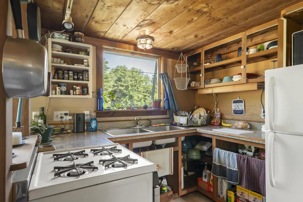 1895 Wagner Bridge Road Waldoboro ME 04572