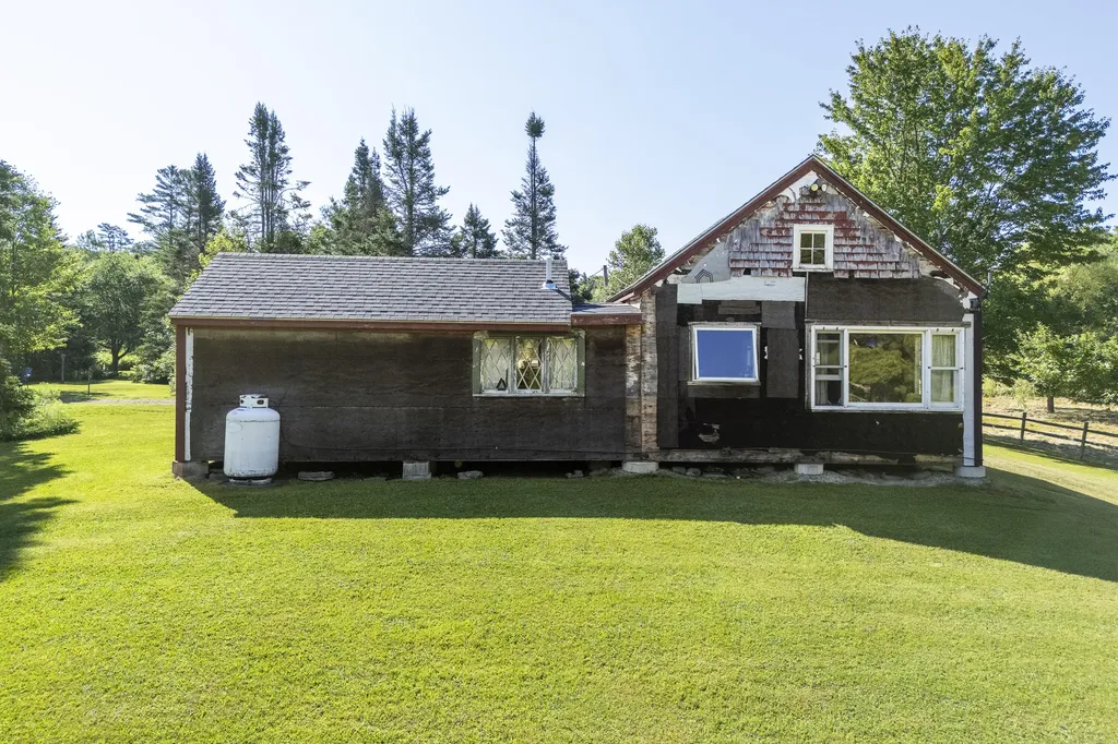 1895 Wagner Bridge Road Waldoboro ME 04572