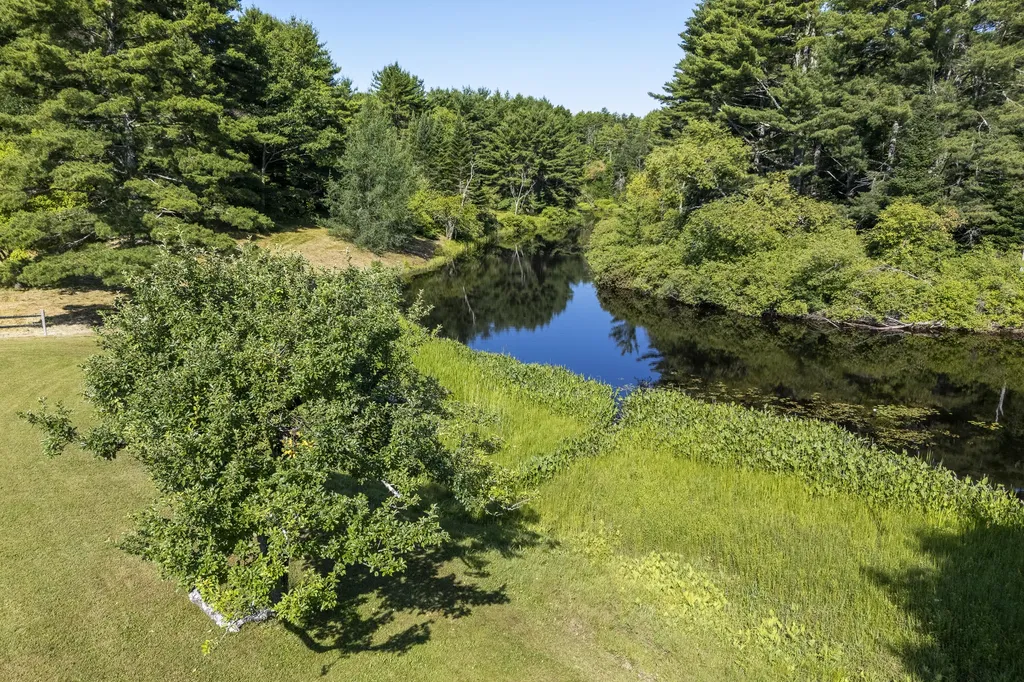 1895 Wagner Bridge Road Waldoboro ME 04572