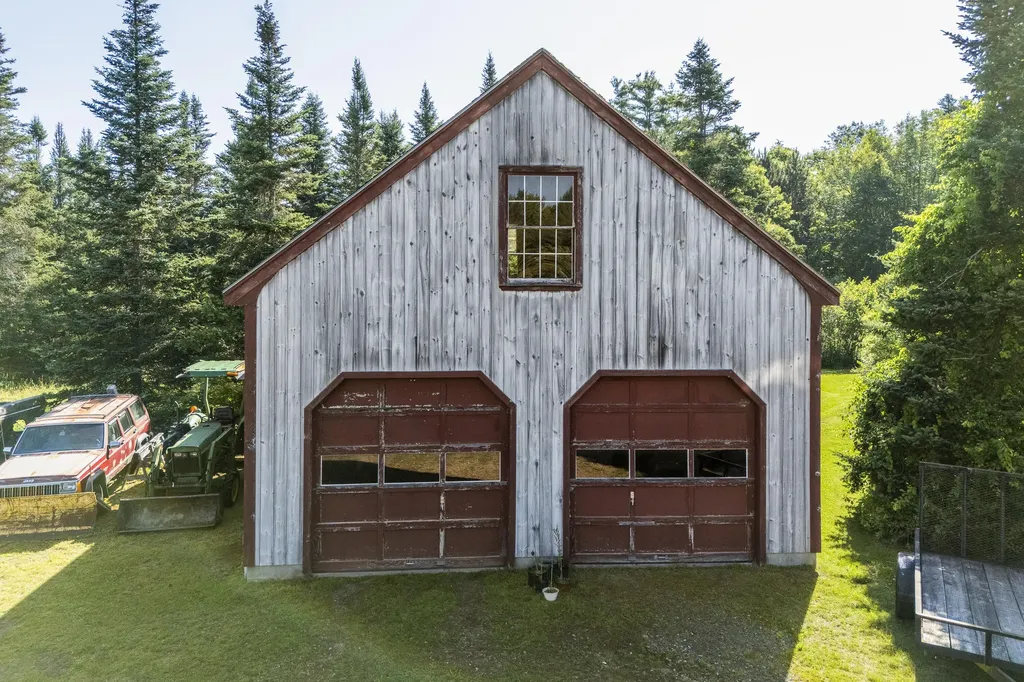 1895 Wagner Bridge Road Waldoboro ME 04572