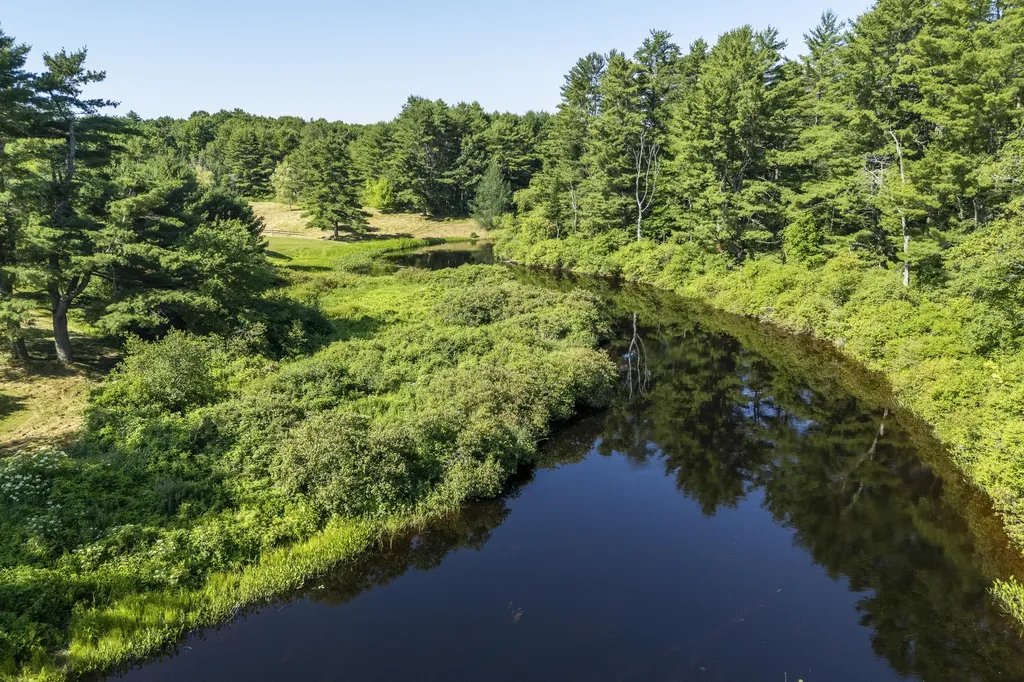 1895 Wagner Bridge Road Waldoboro ME 04572