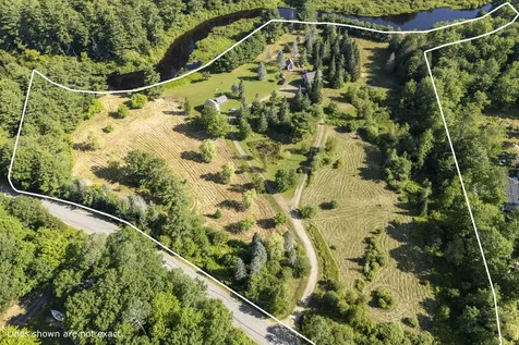 1895 Wagner Bridge Road Waldoboro ME 04572