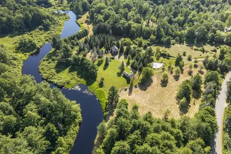 1895 Wagner Bridge Road Waldoboro ME 04572