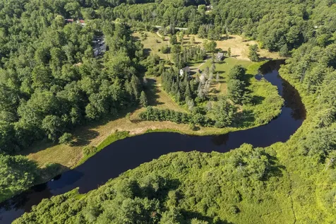 1895 Wagner Bridge Road Waldoboro ME 04572