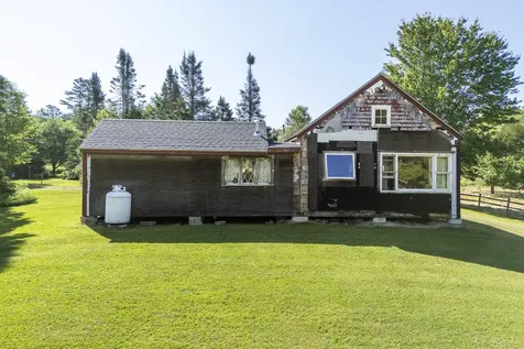 1895 Wagner Bridge Road Waldoboro ME 04572