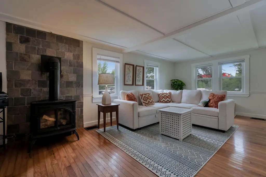 178 Ossipee Trail W Limington ME 04049