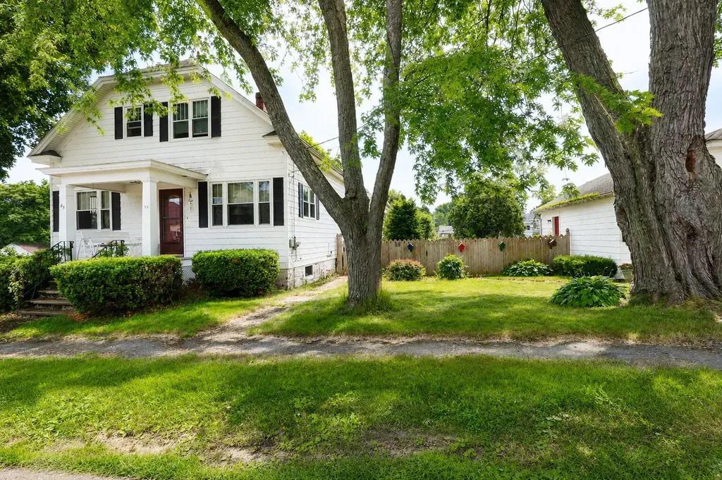 85 Dumont Avenue Lewiston ME 04240