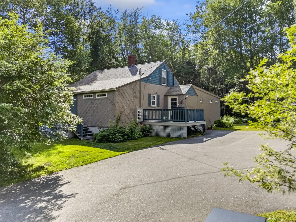 108 Middlesex Road Topsham ME 04086