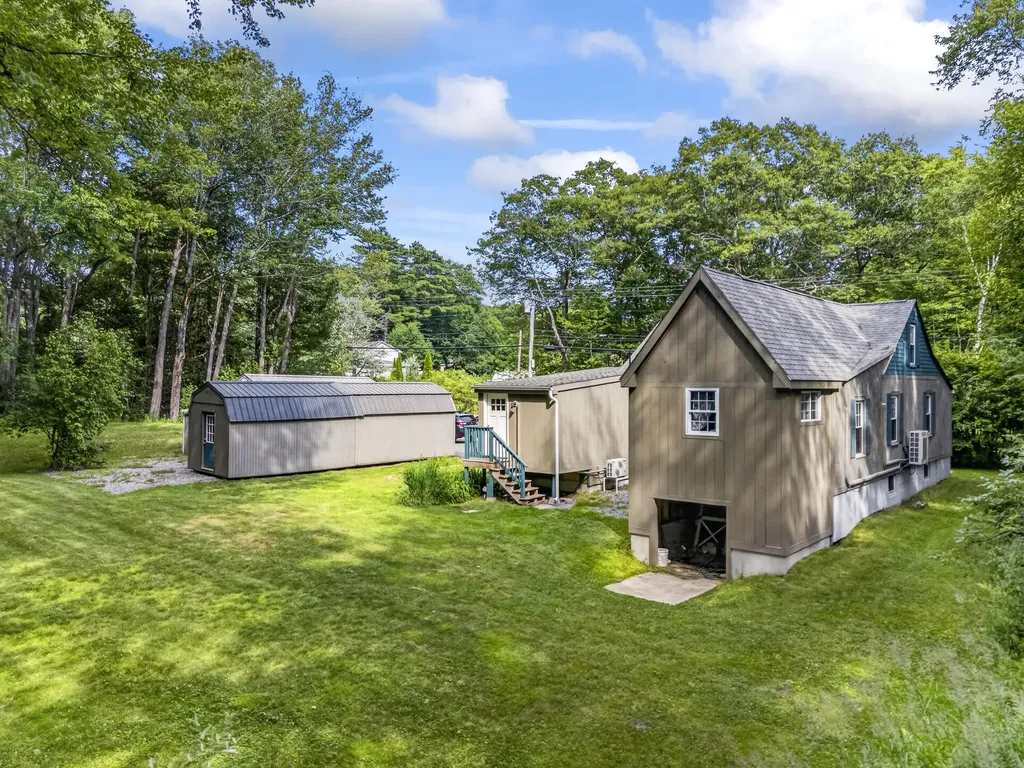 108 Middlesex Road Topsham ME 04086