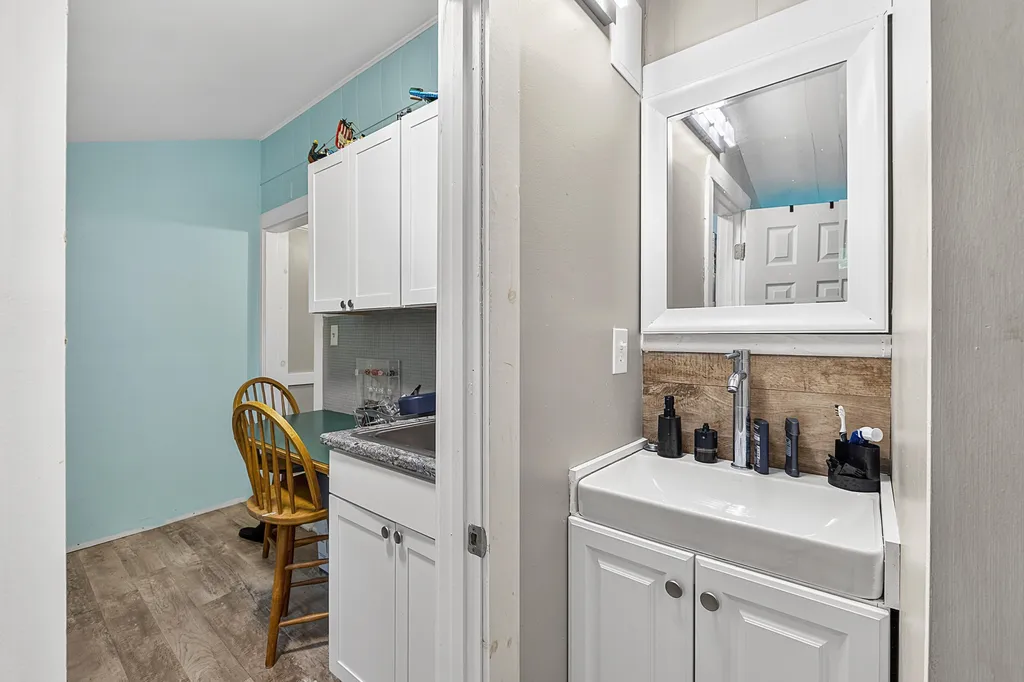 108 Middlesex Road Topsham ME 04086