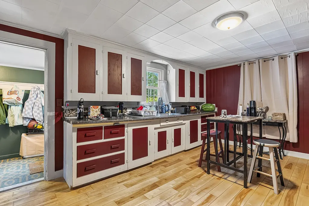 108 Middlesex Road Topsham ME 04086