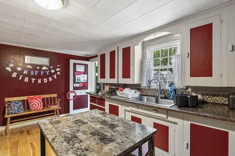 108 Middlesex Road Topsham ME 04086