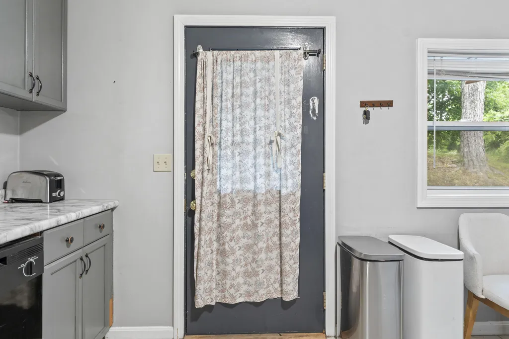 22 Spring Street Gardiner ME 04345