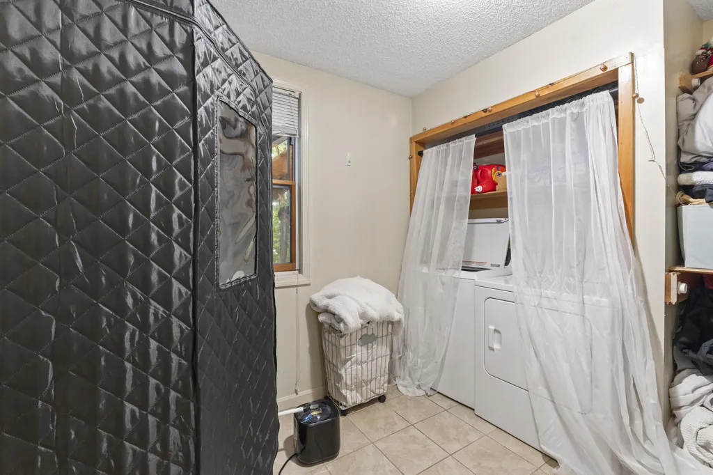 22 Spring Street Gardiner ME 04345
