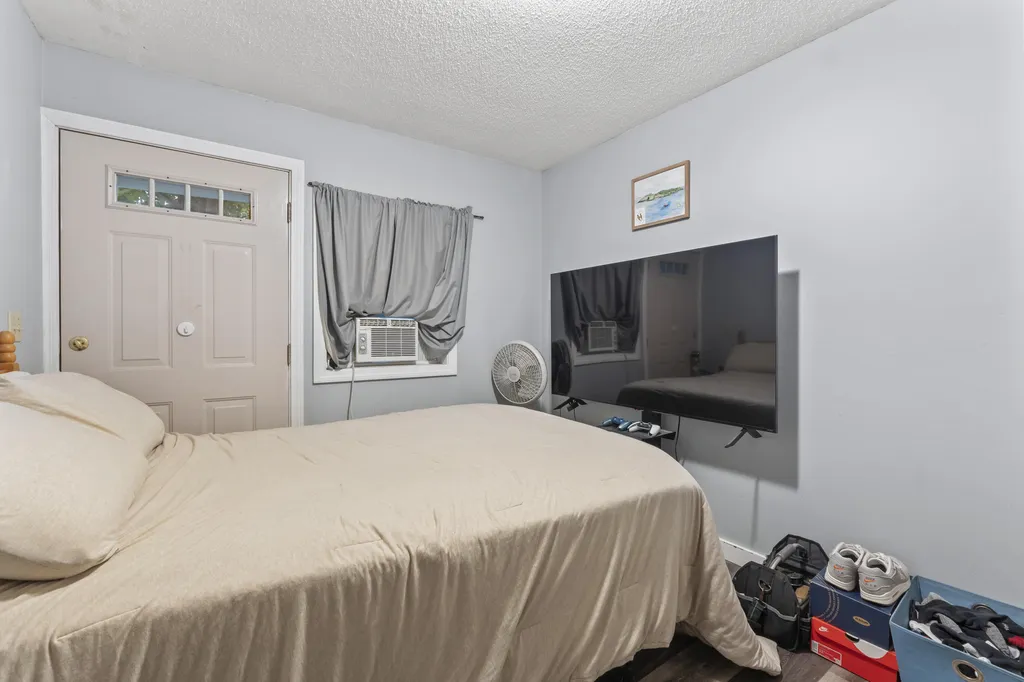 22 Spring Street Gardiner ME 04345
